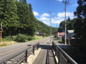 中山平温泉、道の風景