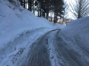 小野川温泉の雪道
