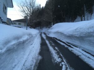 小野川温泉の雪道