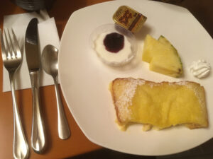 旭岳温泉ホテルディアバレーの朝食（フレンチトースト）