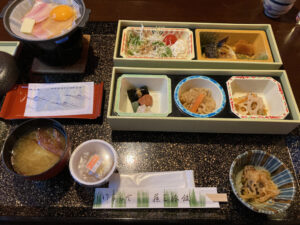 藤三旅館（鉛温泉）の朝食