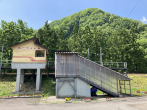 阿仁マタギ駅前