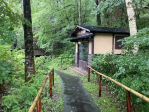 旅館大沼・母里の湯への道