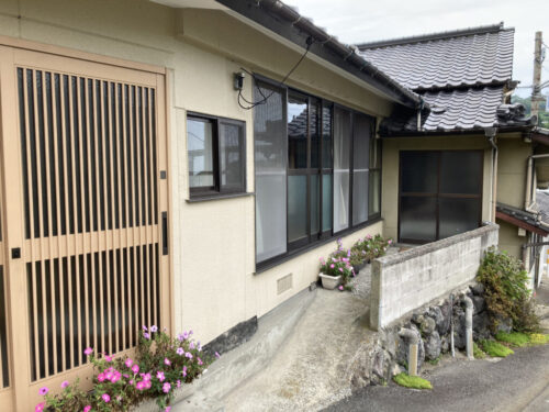 明礬温泉・旅館若杉の外観
