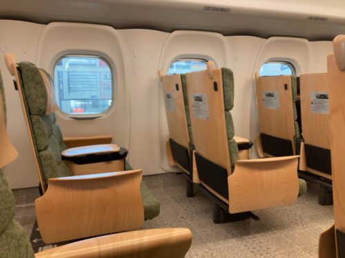 西九州新幹線かもめの車内