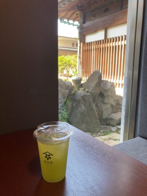 和多屋別荘の三服の内部