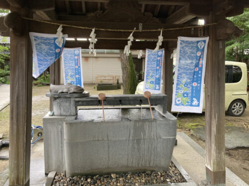 豊玉姫神社の境内