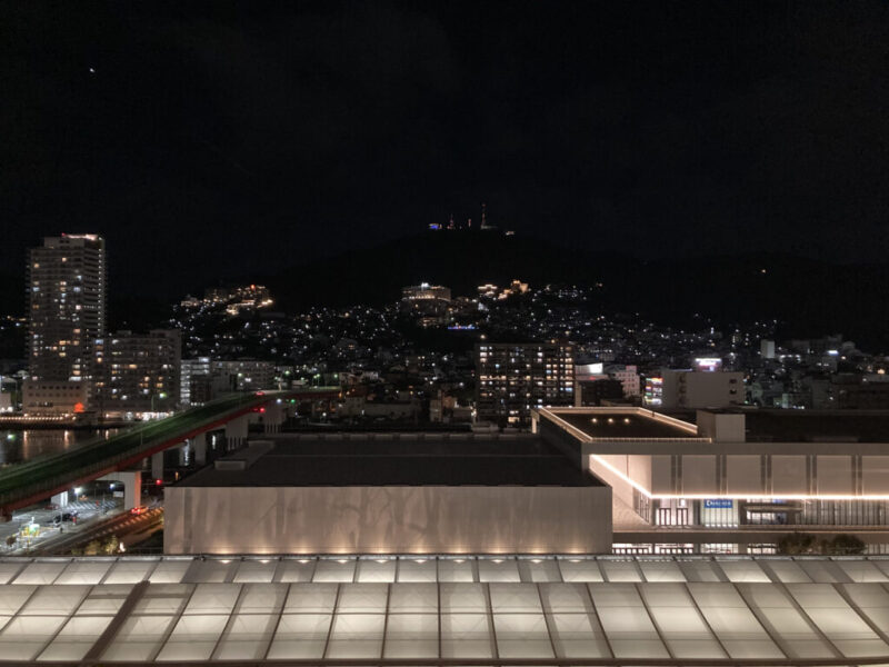 長崎マリオット、コーナースイート（キング）のバルコニーからの夜景