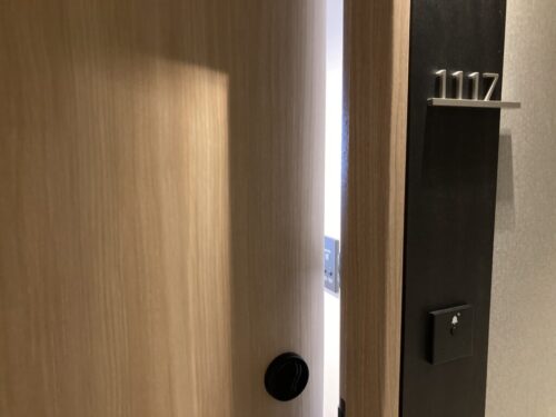 フェアフィールド・バイ・マリオット大阪難波の部屋のドア