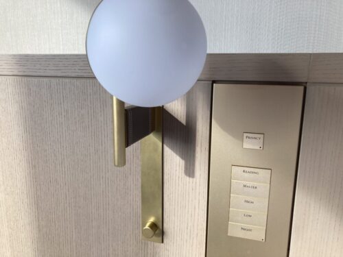 大阪ステーションホテルオートグラフコレクションの部屋（シグネチャーキング）