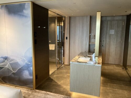 大阪ステーションホテルオートグラフコレクションの部屋（シグネチャーキング）