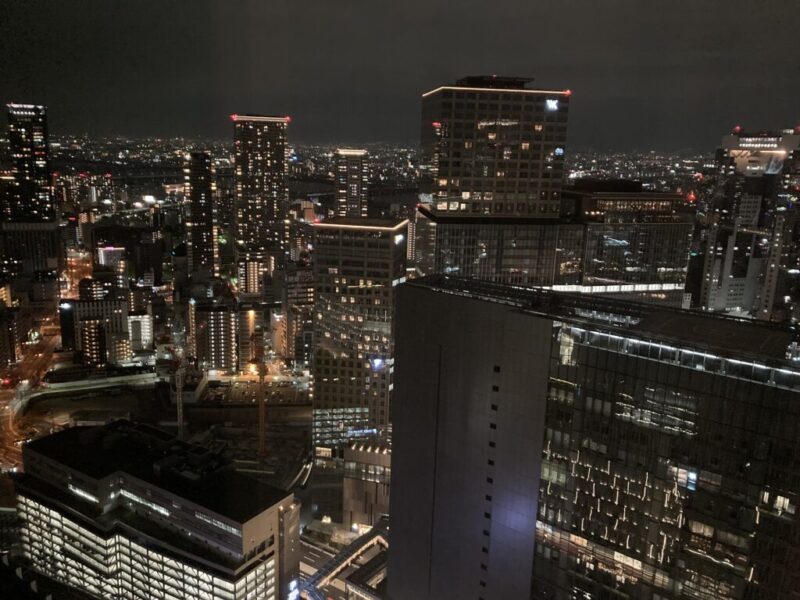 大阪ステーションホテルオートグラフコレクションの部屋（シグネチャーキング）からの夜景