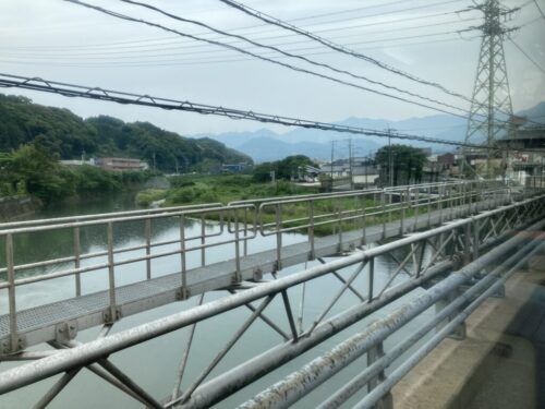 みはる荘へ向かうバスの道