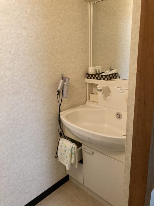 割烹旅館みはる荘の和室（トイレ）