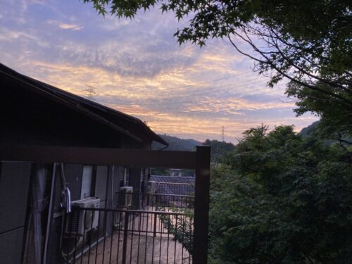 割烹旅館みはる荘のベランダからの夕景
