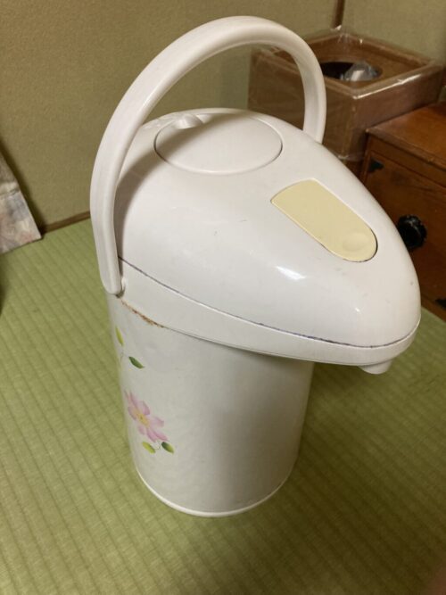 割烹旅館みはる荘のお湯ポット