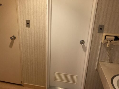 和多屋別荘の客室（【タワー棟】青森ヒバ使用・内風呂付き客室(禁煙)）の洗面所