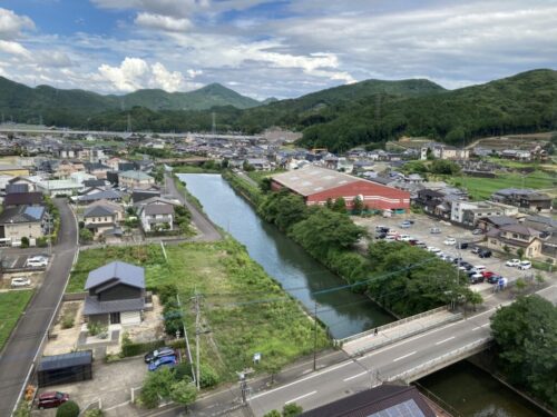和多屋別荘の客室（【タワー棟】青森ヒバ使用・内風呂付き客室(禁煙)）の窓からの眺め