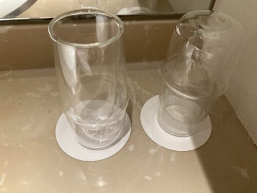 和多屋別荘の客室（【【タワー館】和洋折衷〜和室ツイン〜青森ヒバ温泉内風呂付(禁煙)）のグラス