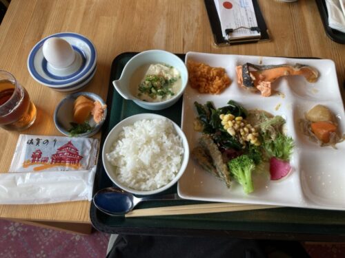 和多屋別荘の朝食ビュッフェバイキング