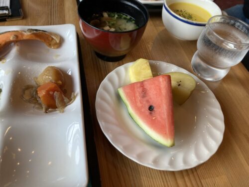 和多屋別荘の朝食ビュッフェバイキング