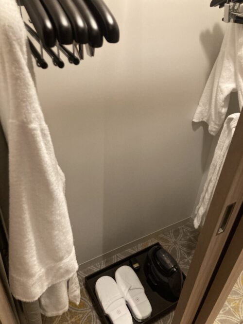 シェラトン都ホテル東京の部屋のクローゼット