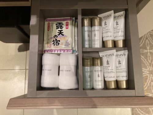 シェラトン都ホテル東京の部屋のアメニティ