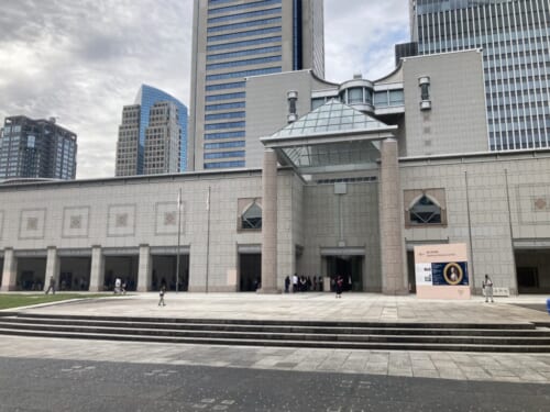 横浜美術館