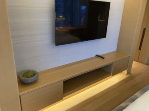 ウェスティンホテル新横浜のエグゼクティブスイートのテレビ
