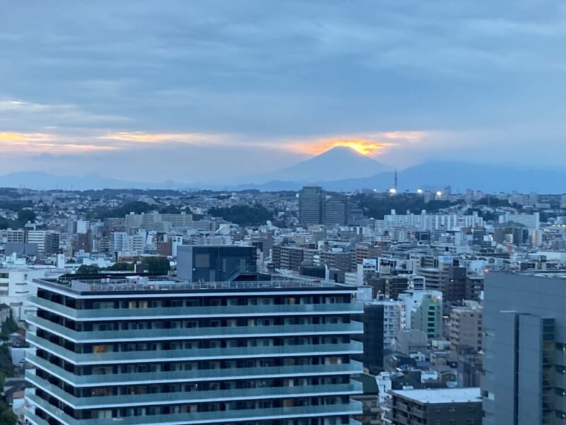 ウェスティンホテル新横浜のエグゼクティブスイートからの眺め（富士山）
