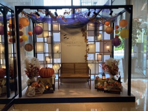 シェラトン都ホテル東京のエントランスハロウィーン